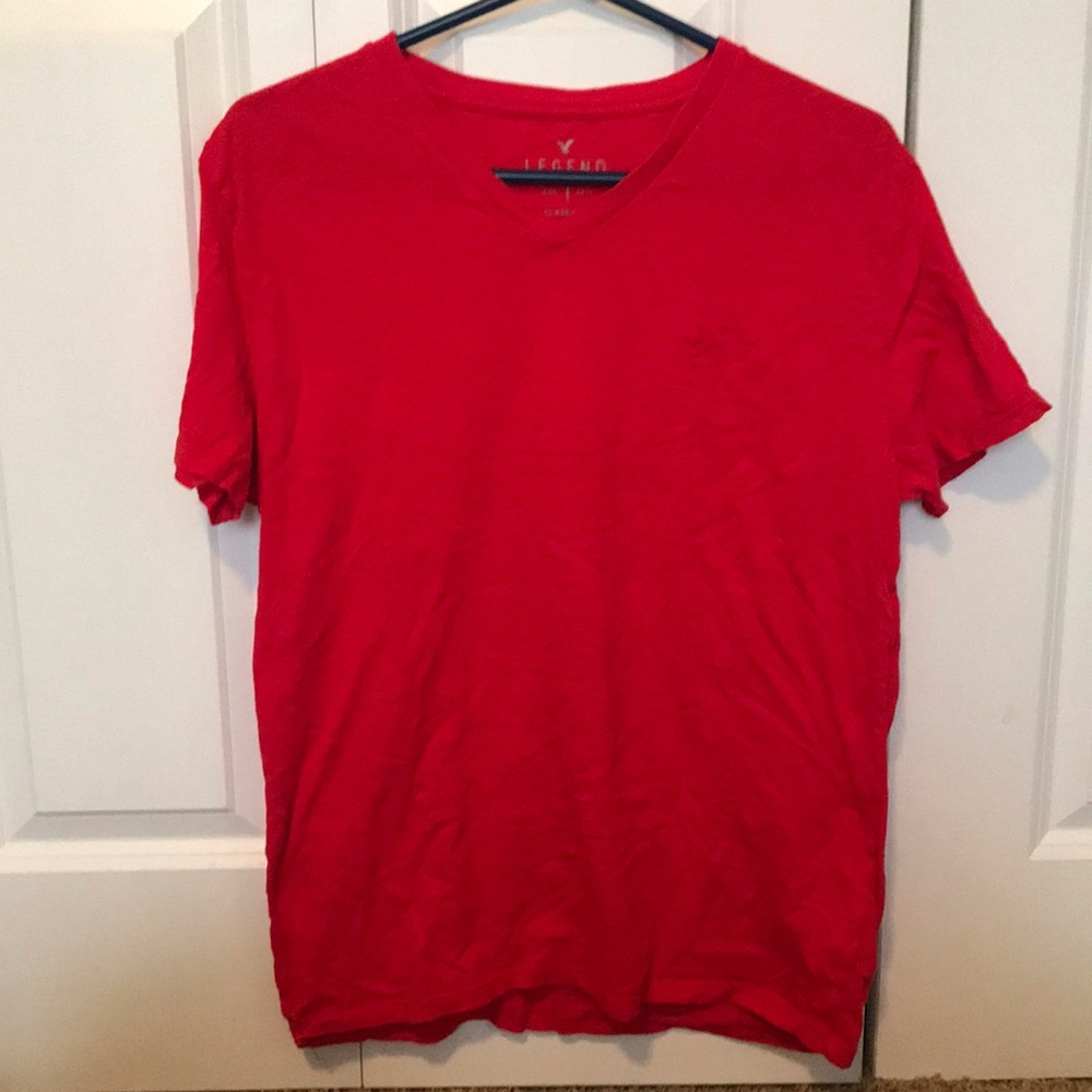 American Eagle Red Legend Classic Fit Med. V-Neck